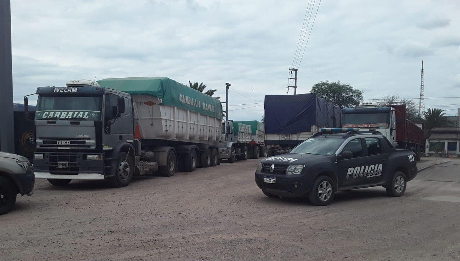 La policia logroacute recuperar 900 toneladas de soja valuadas en 22 millones de pesos