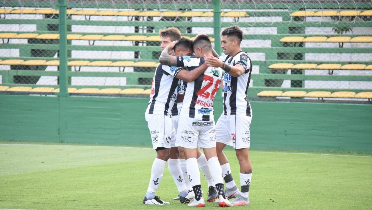 Central Coacuterdoba consiguioacute su primer triunfo sobre el final