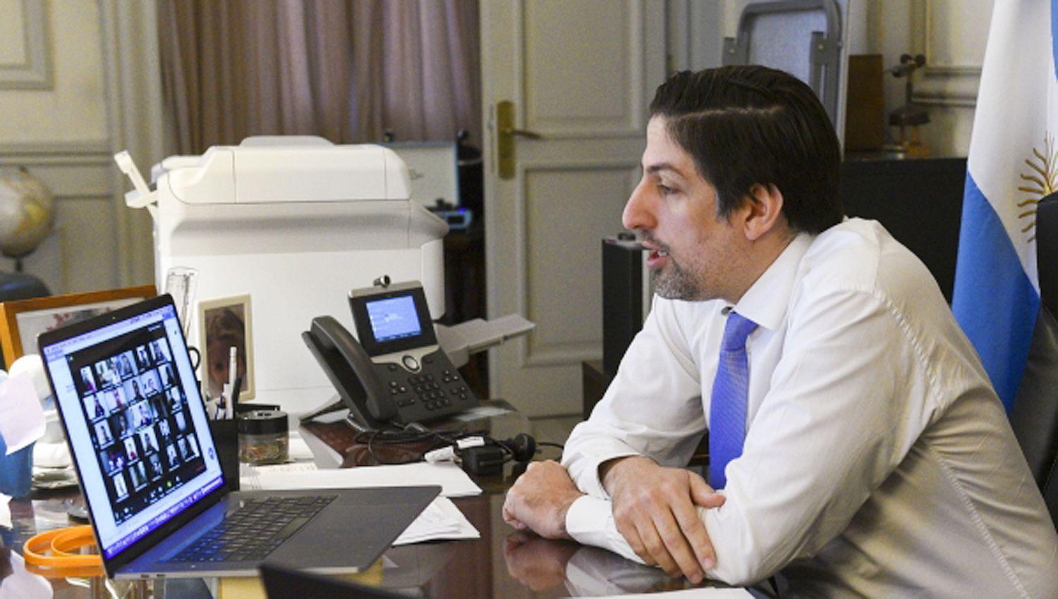 Nicolaacutes Trotta y el ciclo lectivo 2021- ldquoEl Estado priorizaraacute la vacunacioacuten de los docentesrdquo