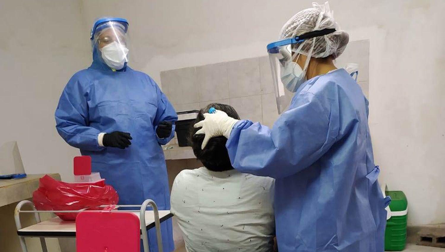 Tres personas perdieron la vida y reportaron 131 nuevos casos de coronavirus en Santiago
