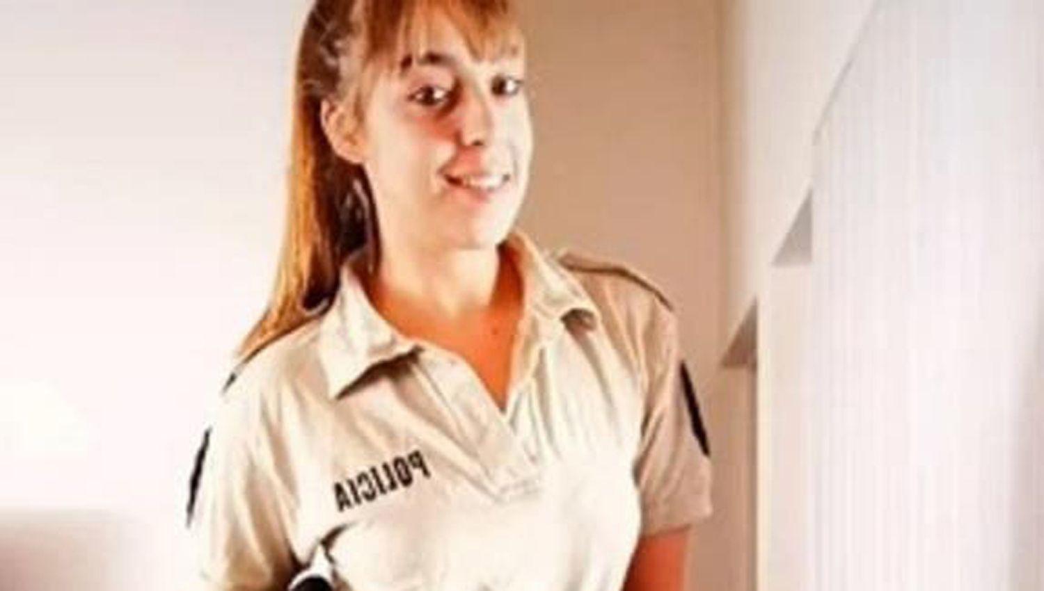 Conmocioacuten total- una canalla extorsioacuten sexual derivoacute en el suicidio de una mujer policiacutea