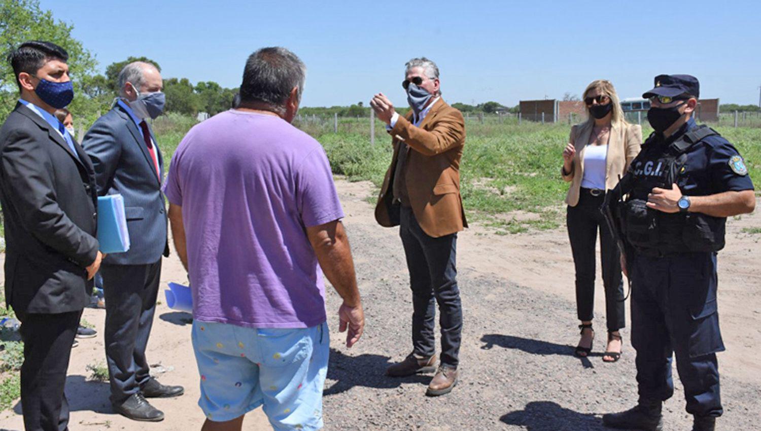 Abate fue acompañado por numerosos funcionarios