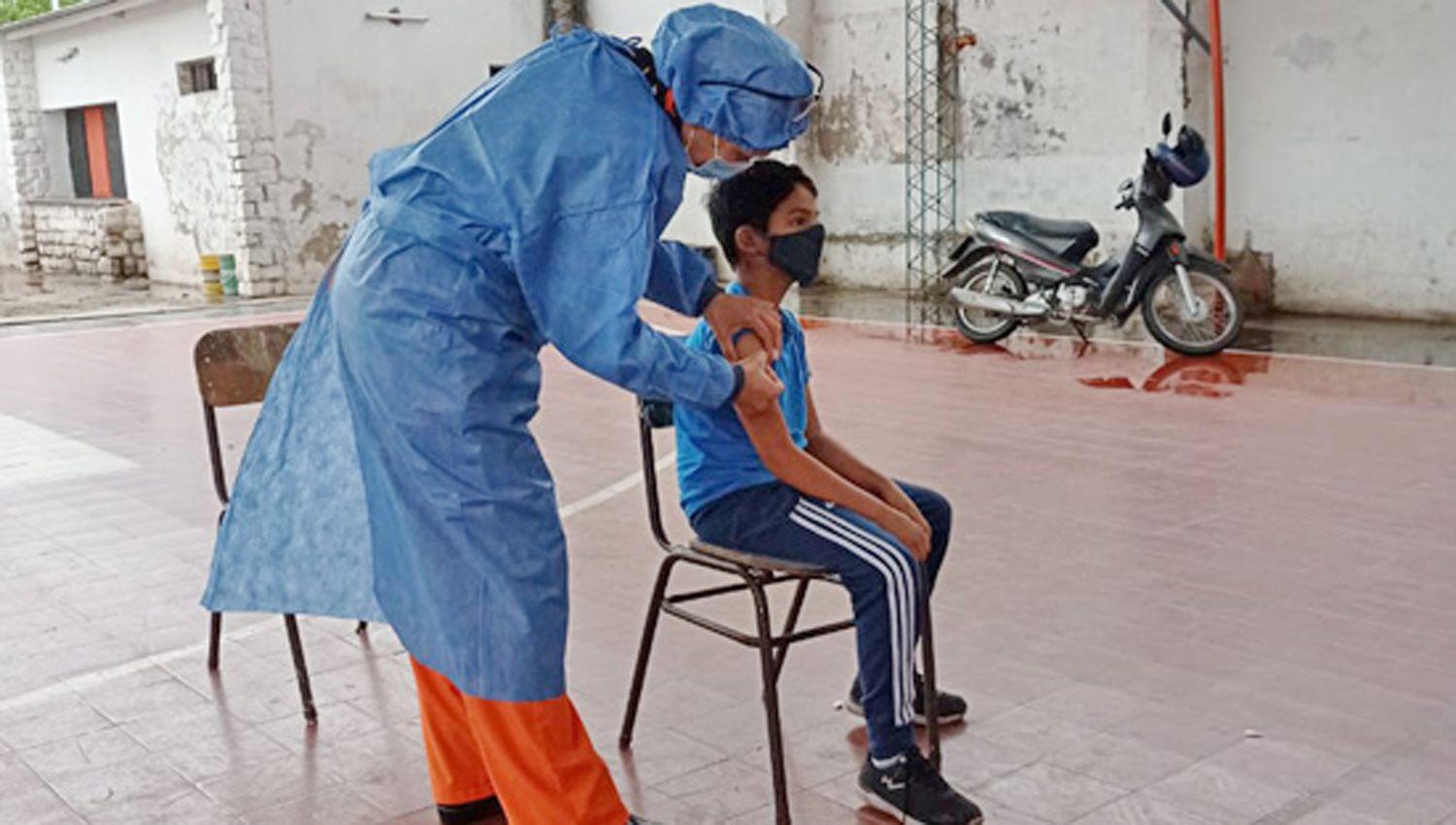 Hoy habraacute jornada de vacunacioacuten para los nintildeos de edad escolar