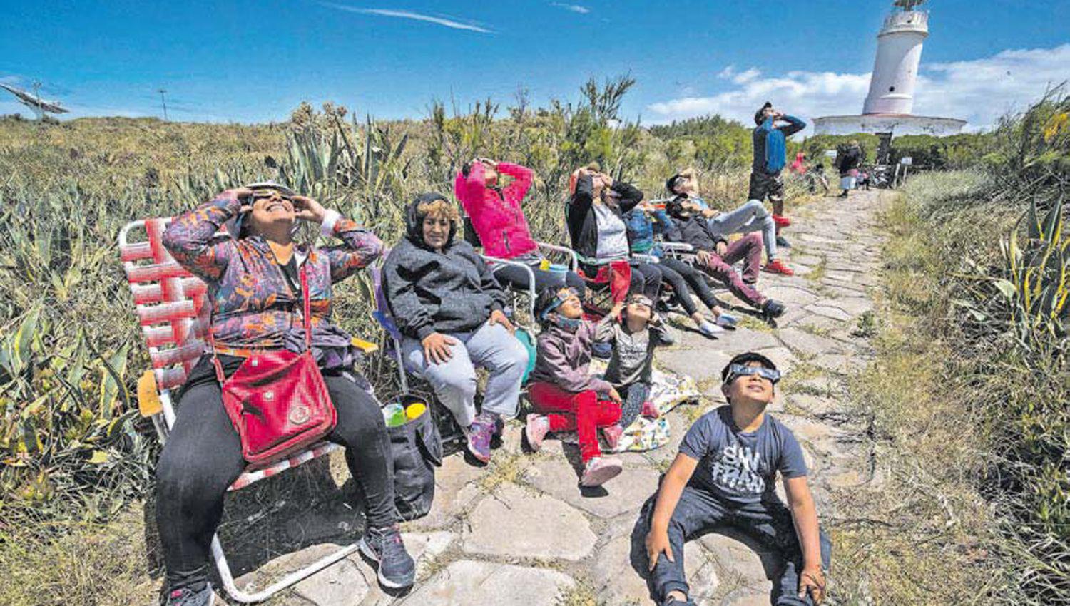 En el sur argentino por tres minutos el día se volvió noche
