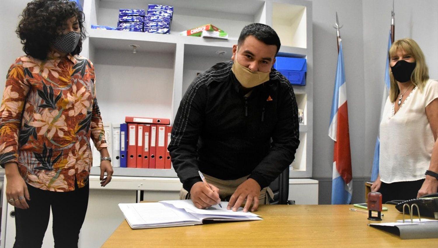 Se llevoacute a cabo el primer casamiento a distancia en el Registro Civil de Santiago