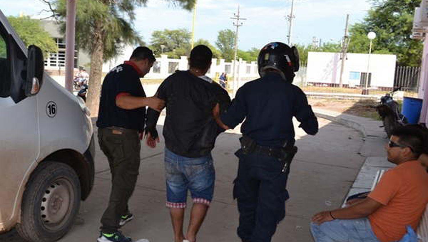 Hermanos protagonizaron una feroz pelea con cuchillos y sillas- hirieron a su propio sobrino de 5 antildeos