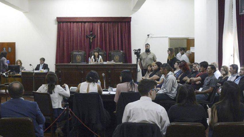 El primer juicio por jurados del paiacutes declaroacute culpable de femicidio a un joven de Entre Riacuteos