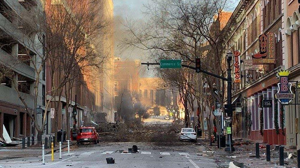 Una explosioacuten golpeoacute el centro de Nashville en EEUU e investigan si fue intencional