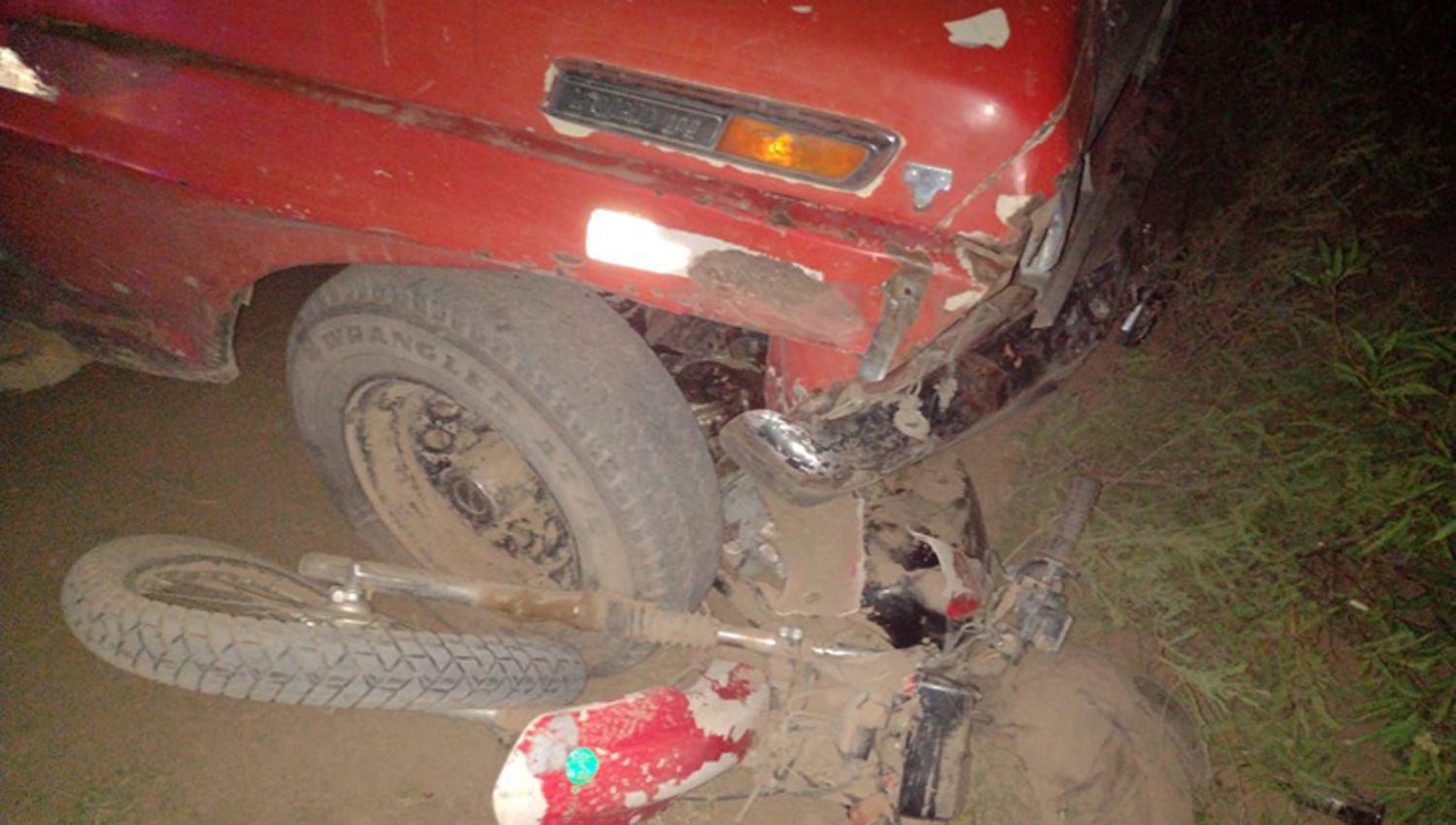 Los vehículos chocaron en una curva enripiada