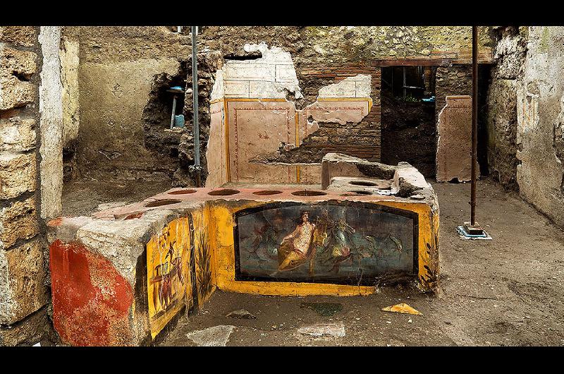 VIDEO  Hallaron en Pompeya un termopolio intacto la versioacuten romana del ldquofast foodrdquo