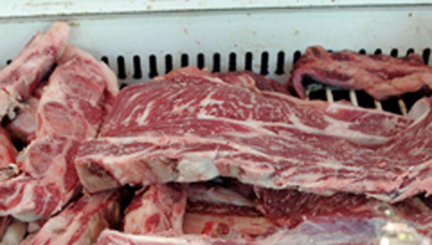 Estiman que por la caiacuteda del consumo en enero bajaraacute el precio de la carne vacuna