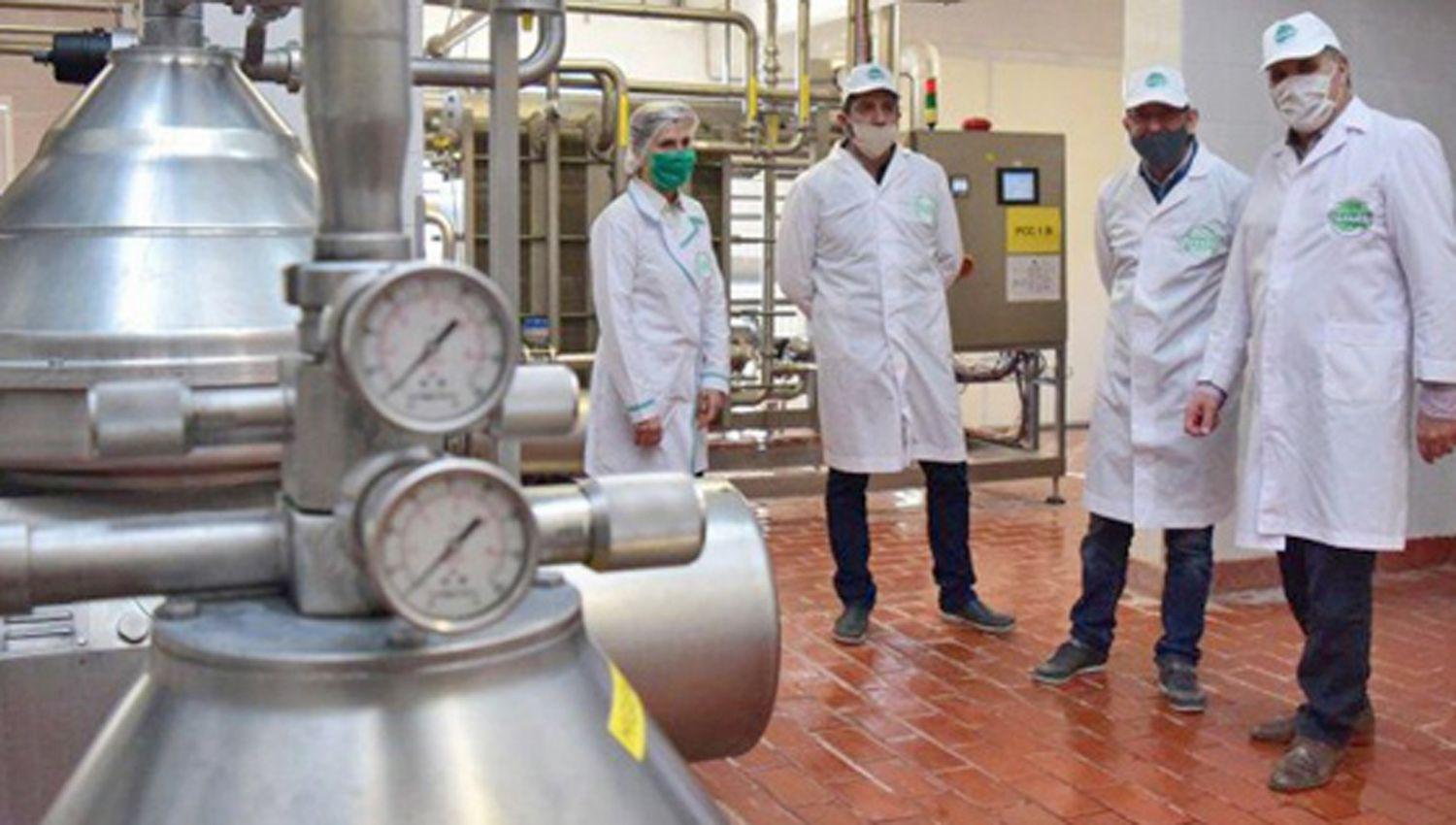 Indican que empresas comenzaron a pedir  maacutes doacutelares al Gobierno para importar insumos