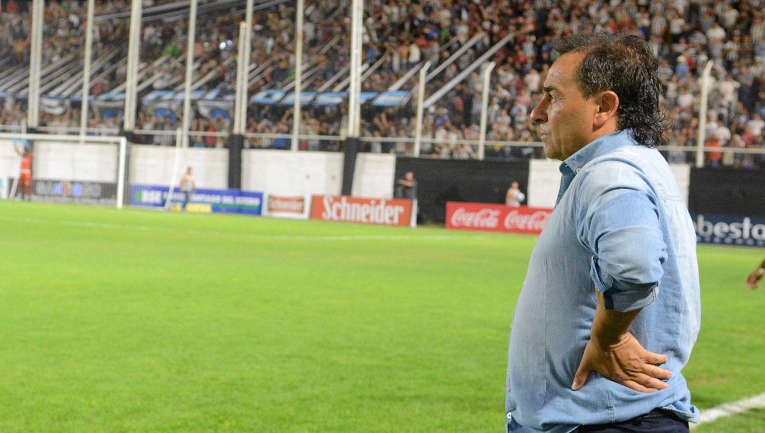 Coleoni y el cariño de los hinchas es recíproco El Sapo expresó su agradecimiento eterno para la gente de Central Córdoba y prometió entregar la vida para sacar al equipo adelante en este nuevo desafío