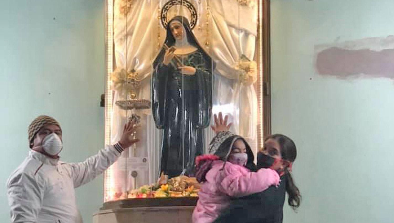 Difunden horarios de bautismos y misas en Santa Rita