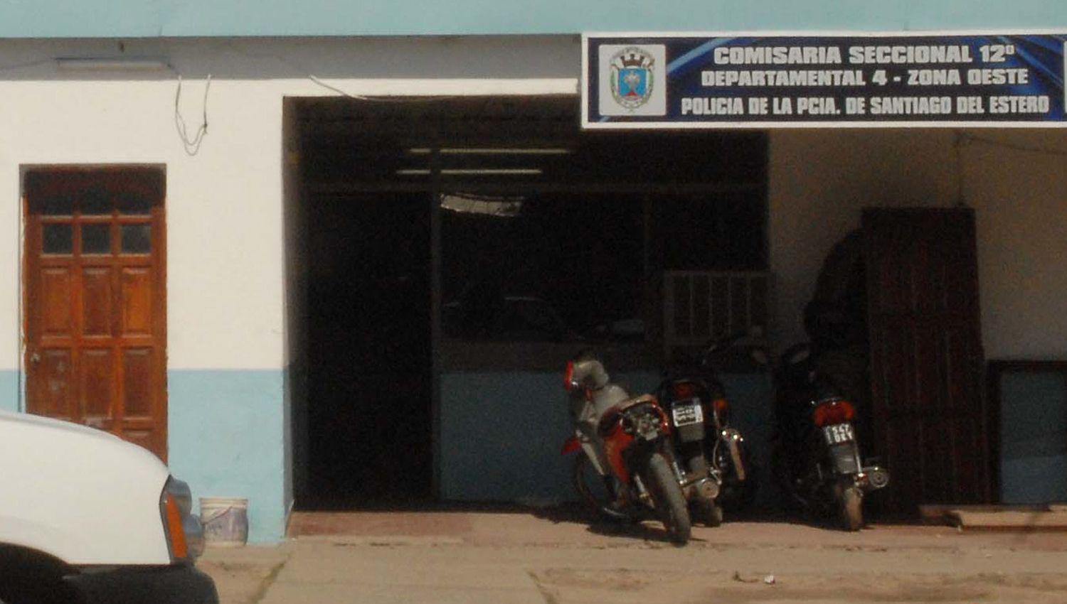 Personal de la Comisaría 12
arribó al lugar y se entrevistó con los paramédicos
que la asistieron