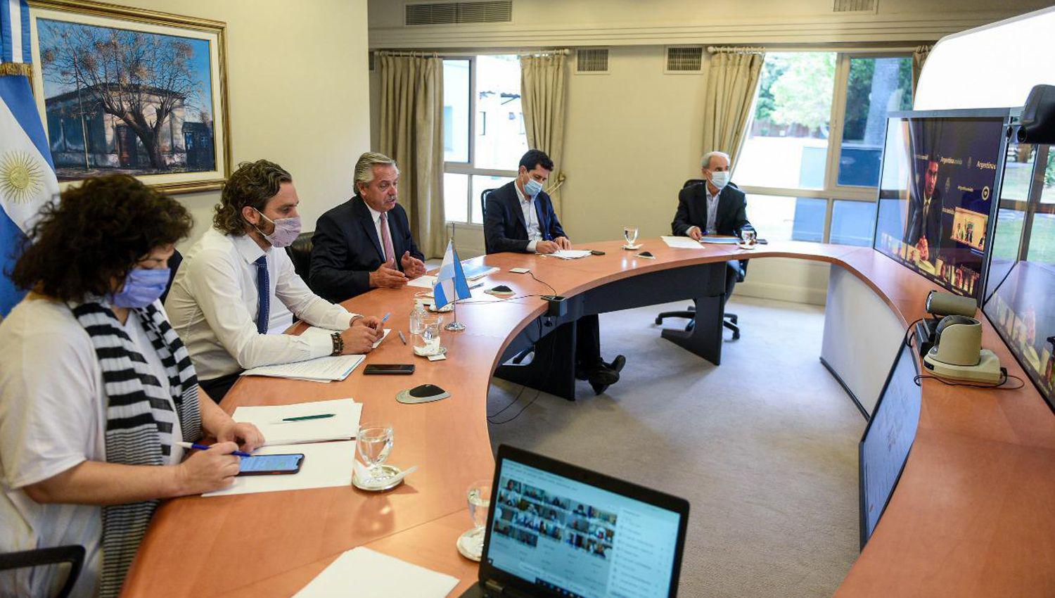 Coronavirus- El Presidente encabeza una reunioacuten con los gobernadores para analizar los pasos a seguir