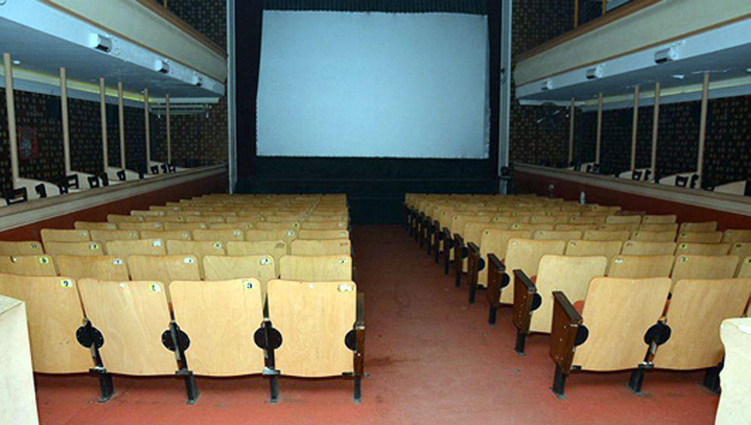 El Renzi renovoacute su cartelera con una peliacutecula de terror