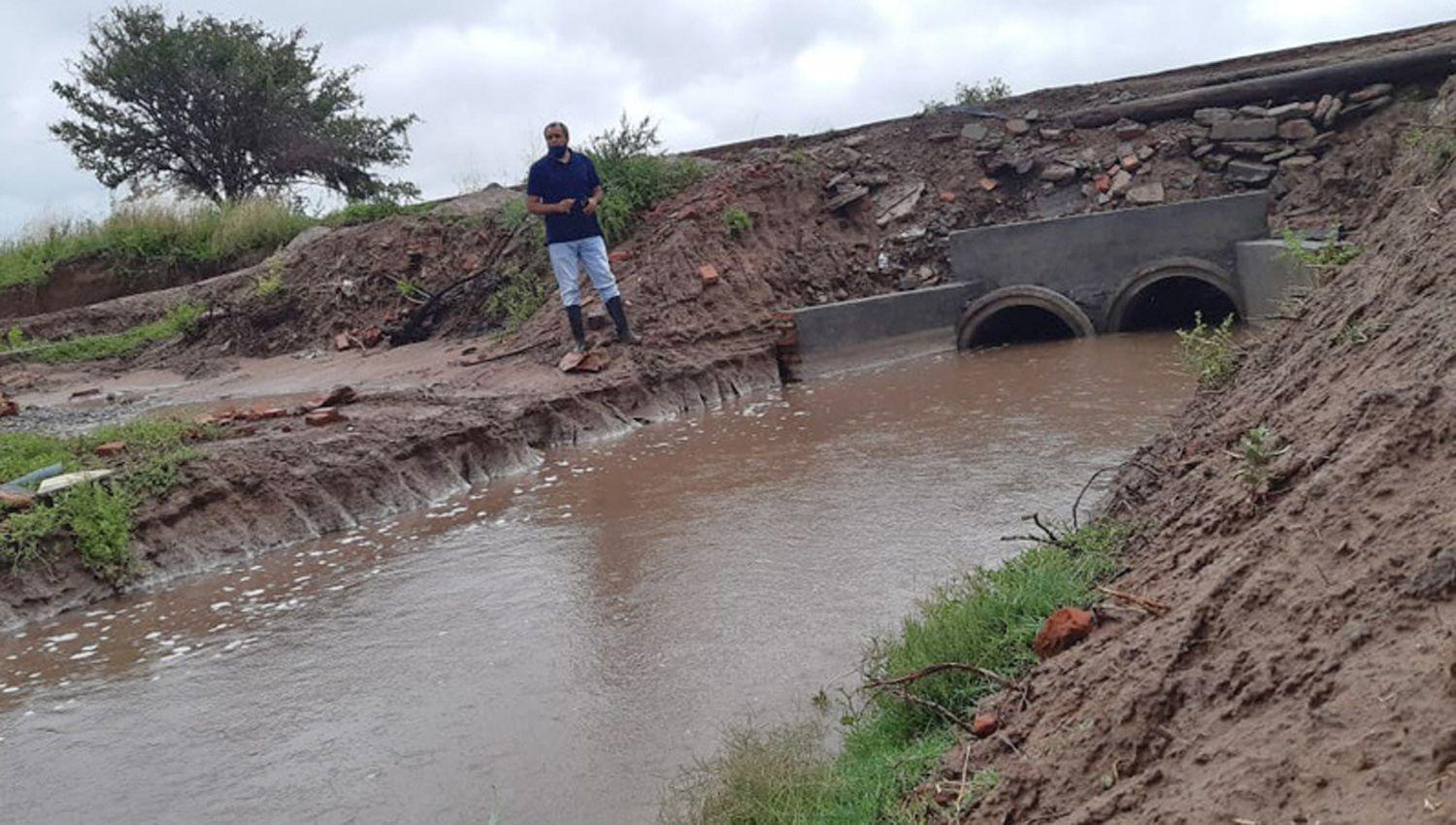 En Colonia El Simbolar supervisan las obras de desaguumles tras las lluvias