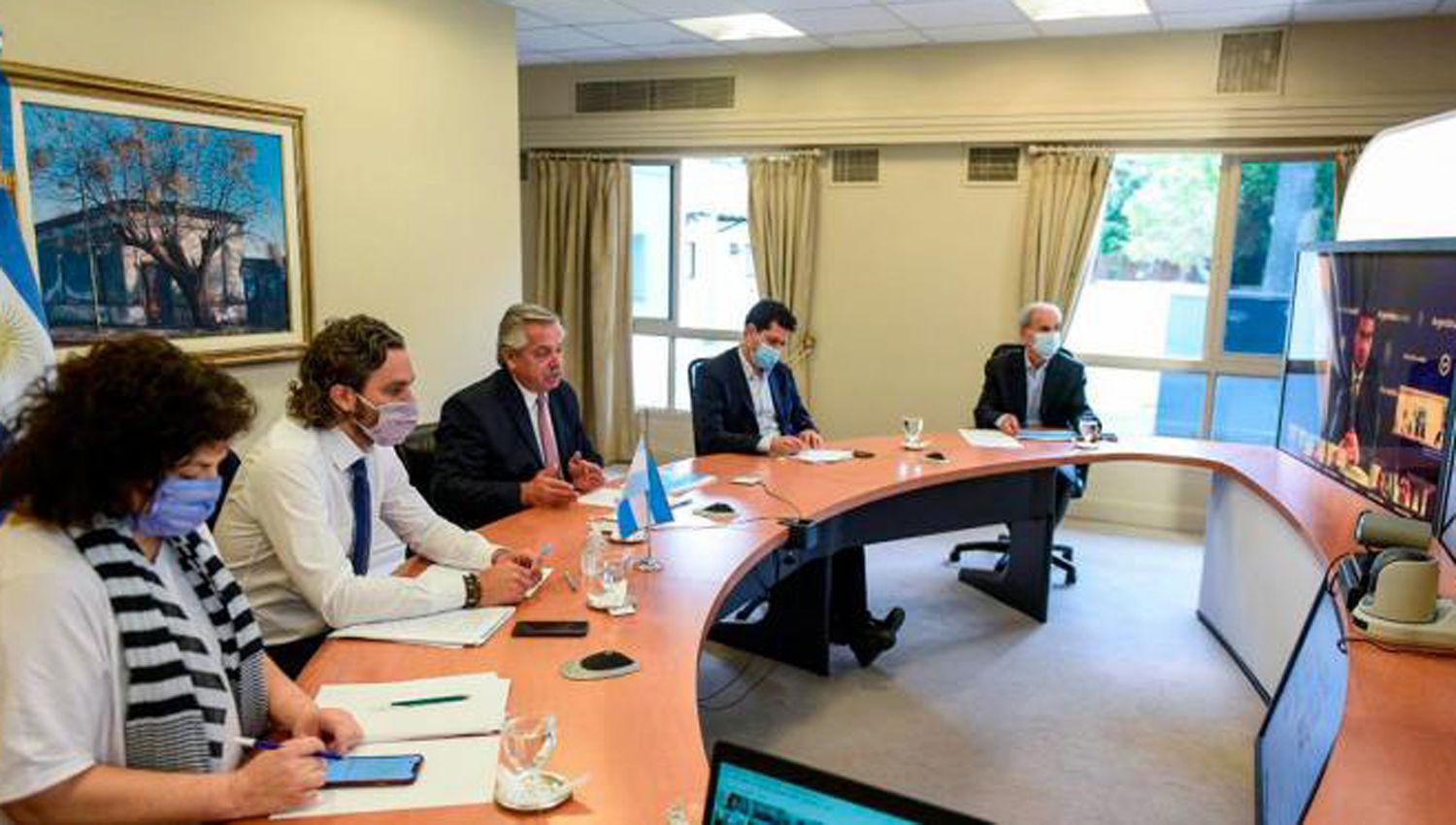 El Gobierno anunciariacutea esta tarde la restriccioacuten de la circulacioacuten nocturna a partir de mantildeana