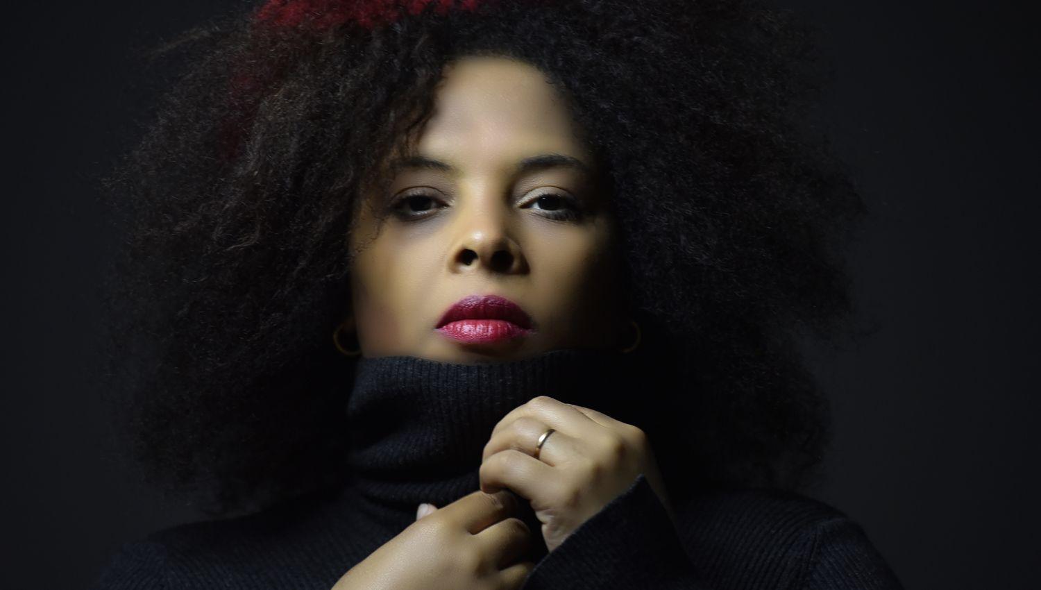 VIDEO  Heidy Viciedo la elegida de Phil Collins para cantar el tema principal del  filme animado de Disney ldquoTierra de ososrdquo