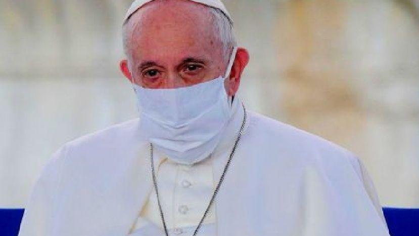 Francisco fue vacunado contra el coronavirus en el Vaticano