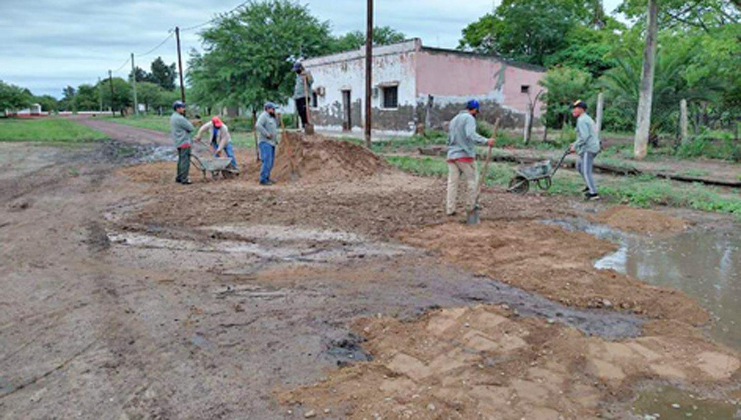 Realizan tareas para mantener transitables las calles de La Cantildeada