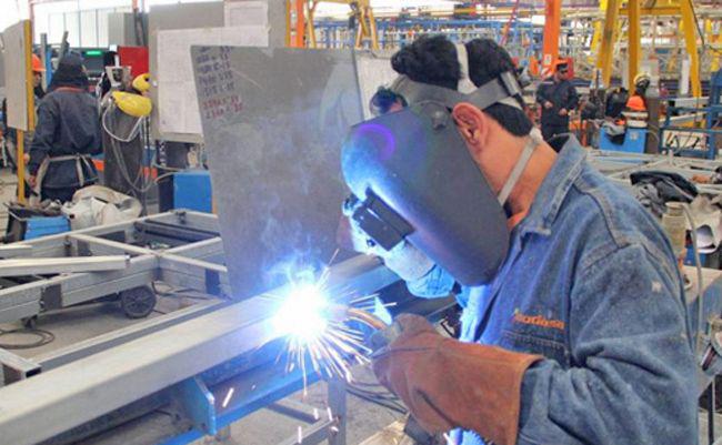 La UIA advierte un positivo cambio para la produccioacuten y el empleo industrial