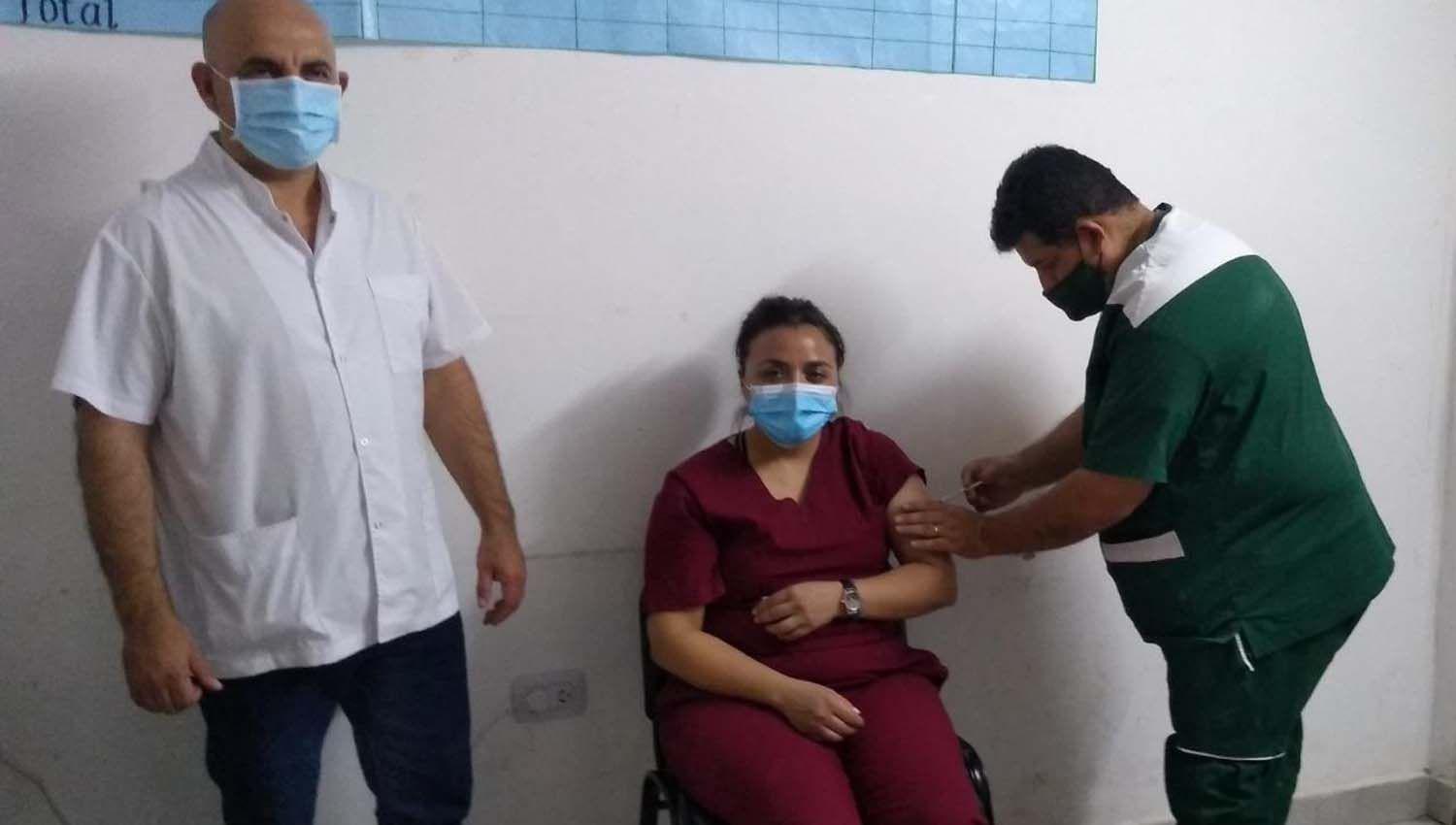 Personal del Hospital de Campo Gallo recibioacute la primera dosis de la vacuna contra el Covid