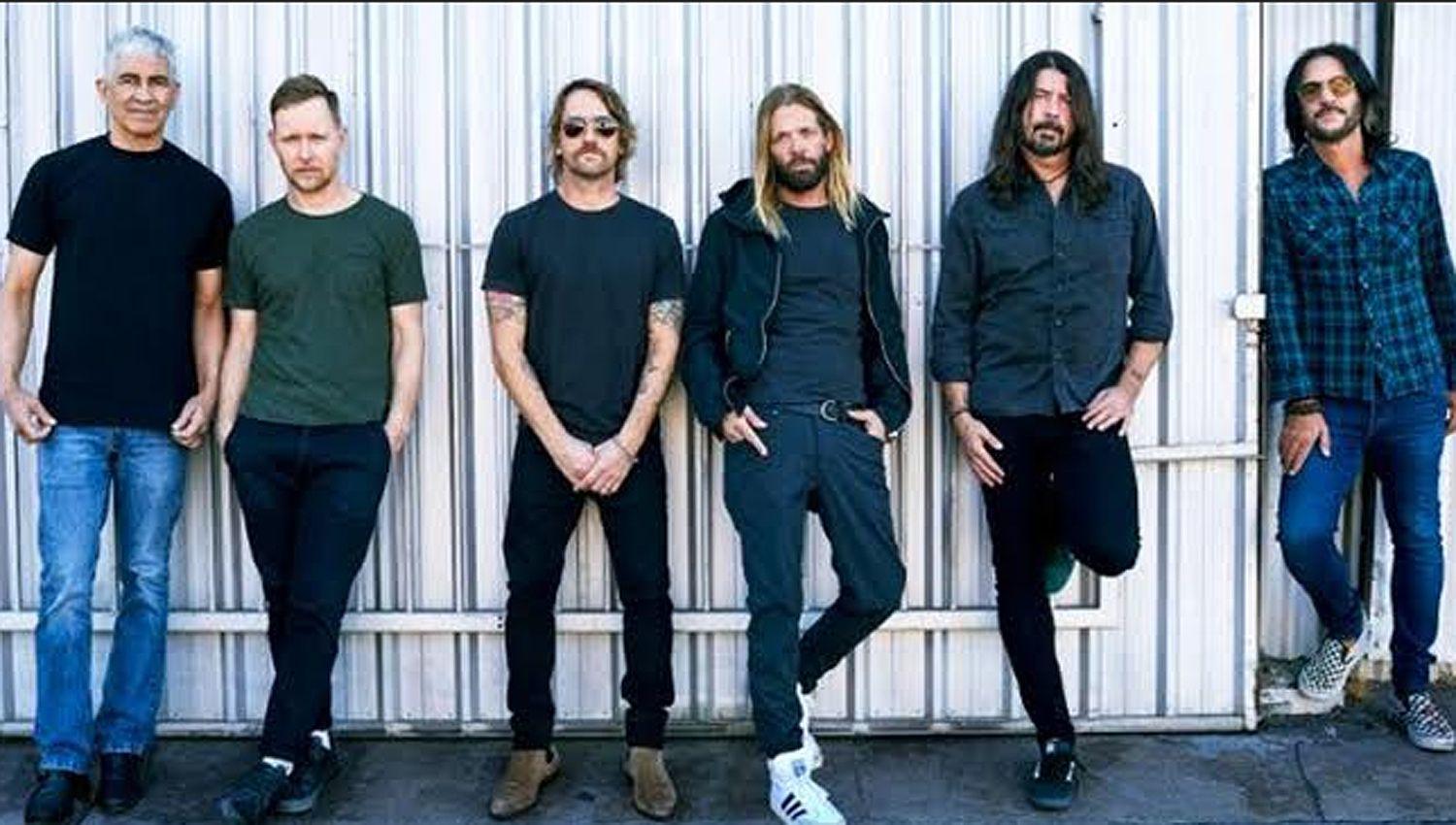 VIDEO  Foo Fighters lanzoacute Waiting on a War tercer adelanto de ldquoMedicine at midnightrdquo