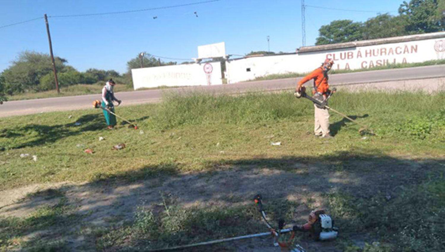 Desmalezamiento de desaguumles en Los Quiroga