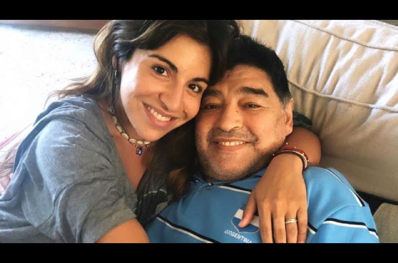 Quiere estar solo- los mensajes que se enviaban Gianinna Maradona con el psicoacutelogo de Diego antes de morir