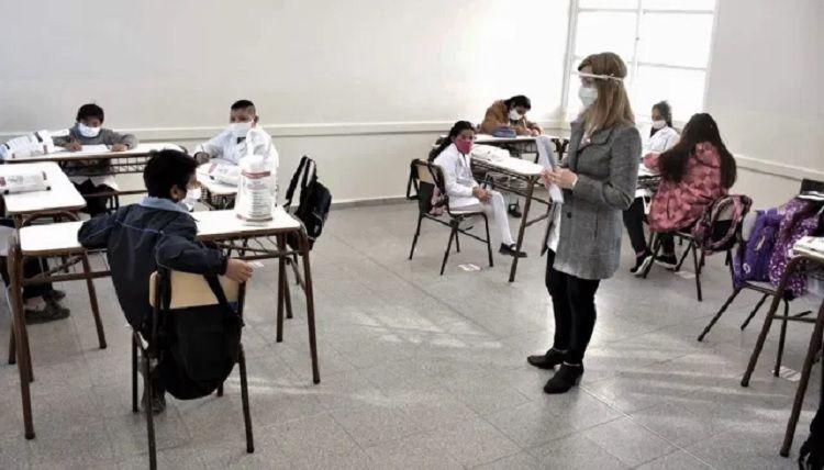 Vuelta a clases- en febrero podriacutean implementarse programas de recuperacioacuten y revinculacioacuten escolar