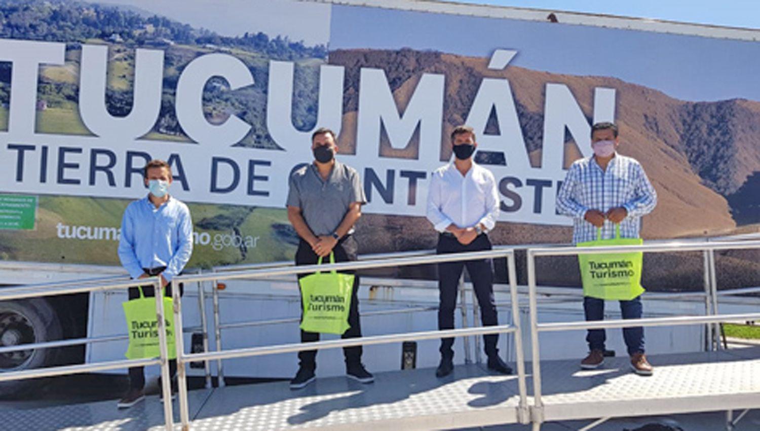 Tucumaacuten ya instaloacute su trailer de promocioacuten turiacutestica en Mar del Plata
