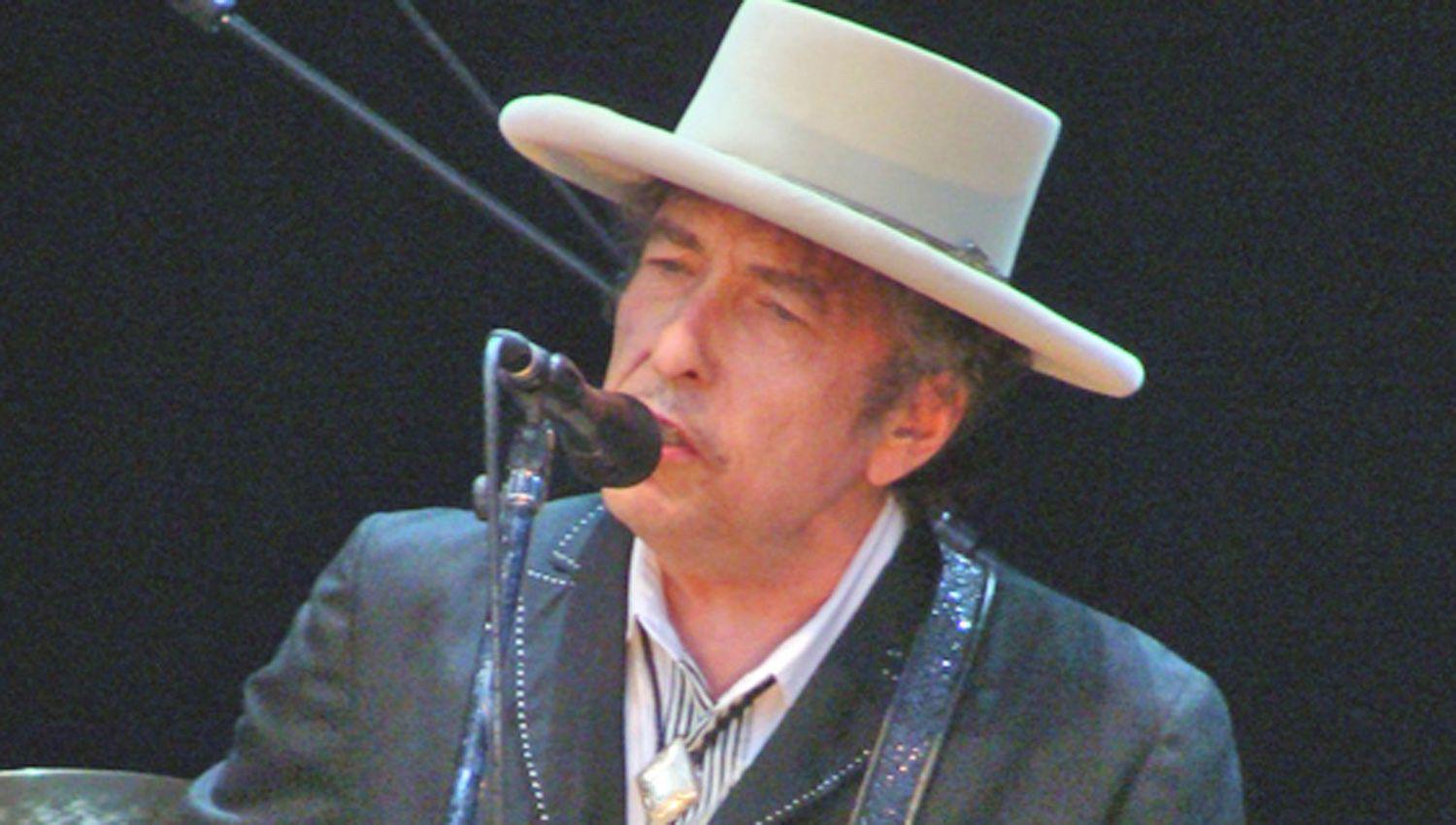 Demandaron a Bob Dylan por vender su cataacutelogo  a Universal Music Group