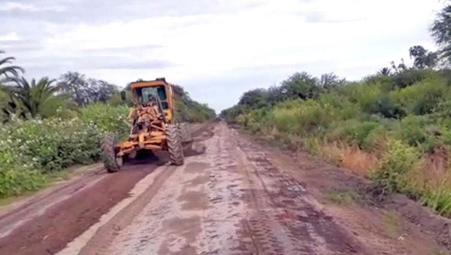 El municipio de Pinto y Vialidad mejoran 60 kiloacutemetros de caminos rurales