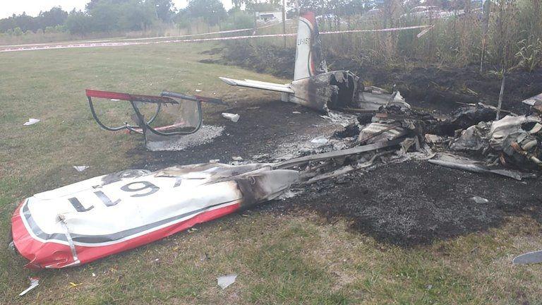 Una avioneta cayoacute en un aeroacutedromo y murieron dos personas