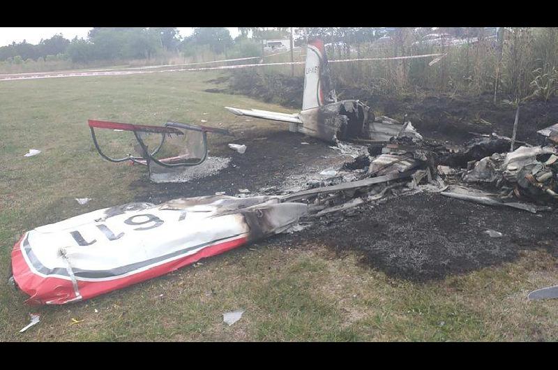 Una avioneta cayoacute en un aeroacutedromo y murieron dos personas