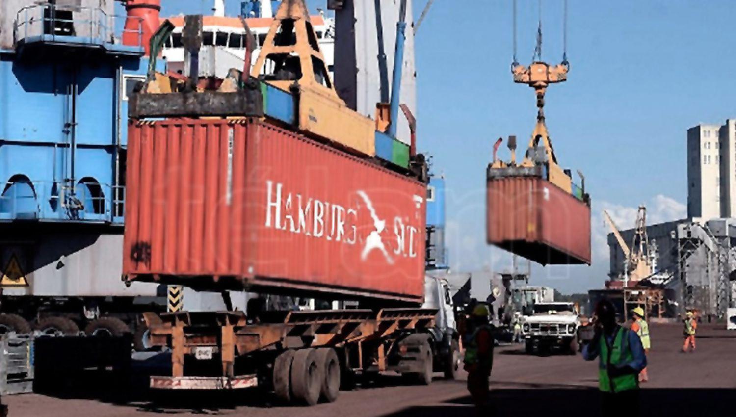 Las exportaciones cayeron un 34-en-porciento- en diciembre y 16-en-porciento- durante todo el antildeo