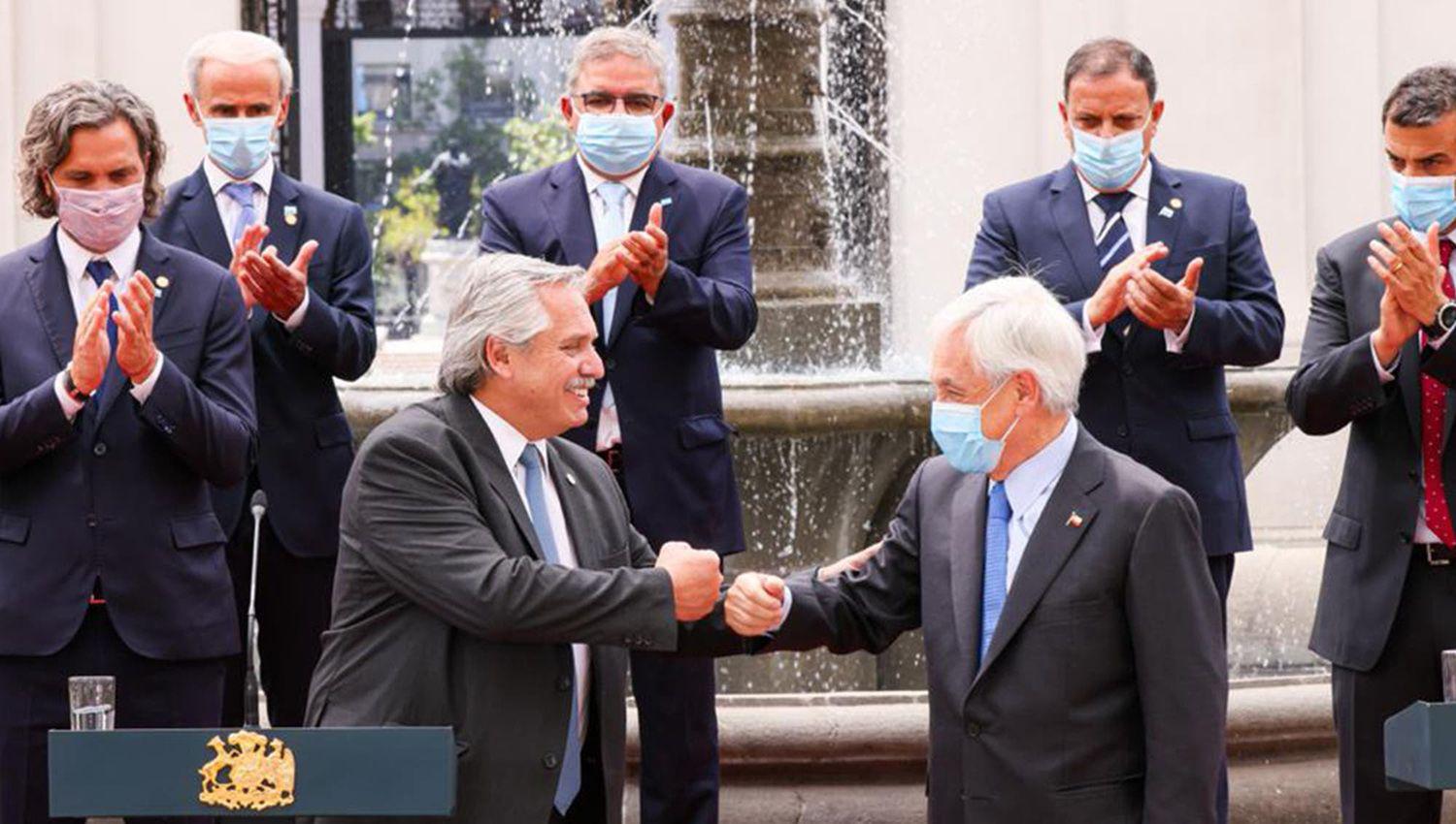 Fernaacutendez y Pintildeera firmaron acuerdos para reforzar el lazo bilateral