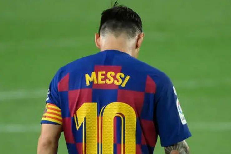 Un diario espantildeol develoacute la suma abismal del contrato de Messi con el Barcelona