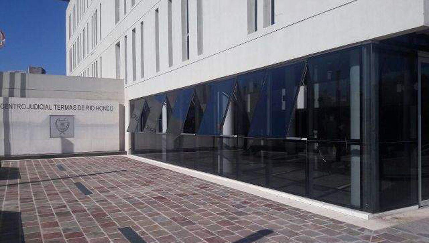 El supuesto coacutemplice del violador optoacute por el silencio
