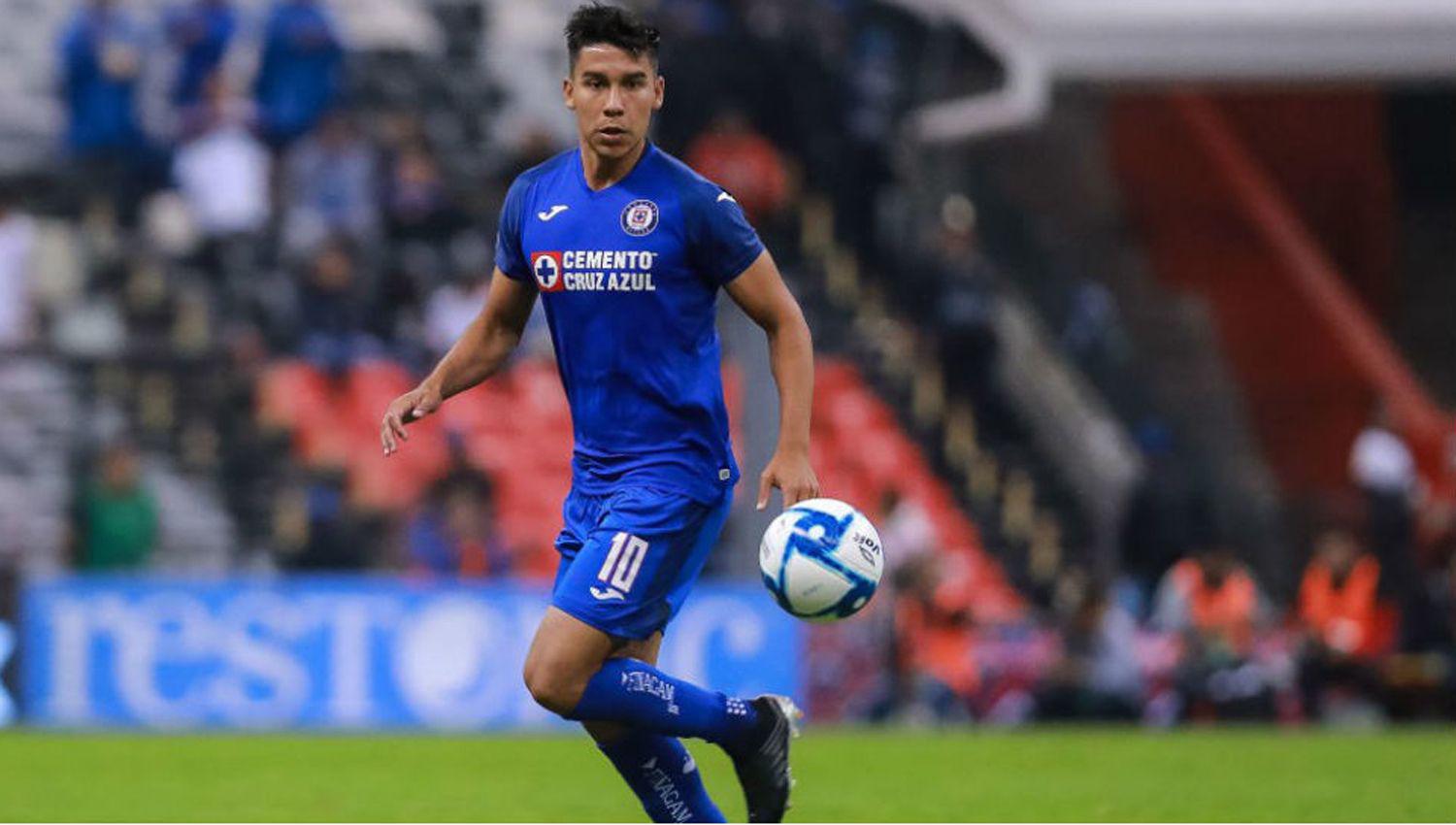 Guillermo ldquoPolrdquo Fernaacutendez fue habilitado y jugaraacute en Cruz Azul