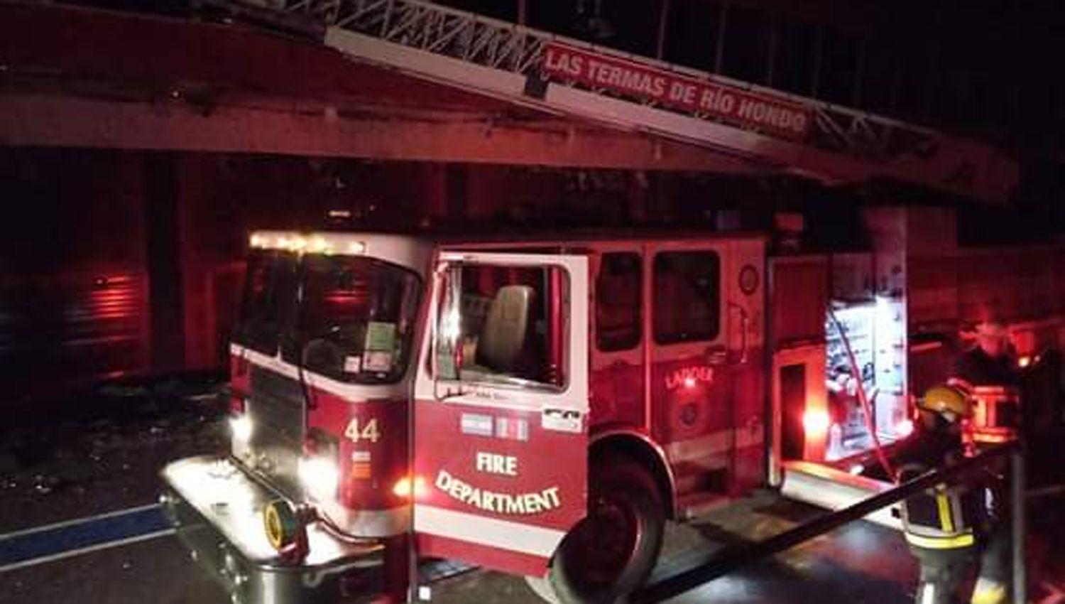 El incendio en el Autoacutedromo de Las Termas dejoacute dos bomberos heridos y 5 asistidos con oxiacutegeno