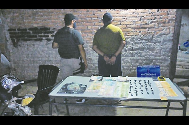Un operativo terminoacute con dos detenidos secuestros de cocaiacutena marihuana y maacutes de 50000 de la venta por los narcoacuteticos