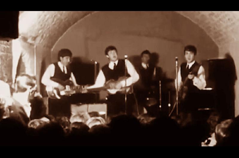 A 60 antildeos del primer show de los Beatles en The Cavern el soacutetano con olor a frutas podridas donde nacioacute la leyenda
