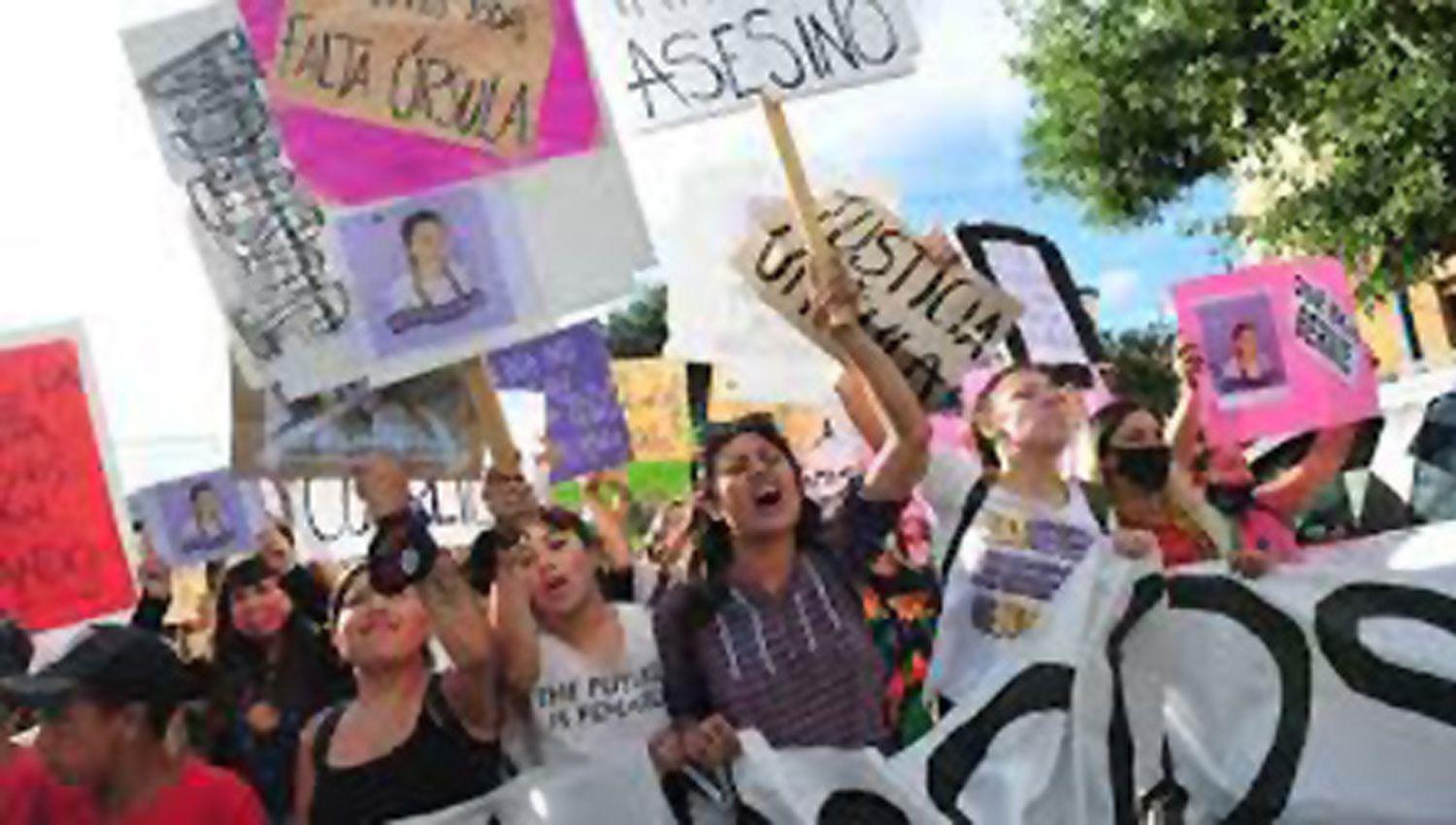 Multitudinario reclamo por el brutal femicidio de Uacutersula Bahillo