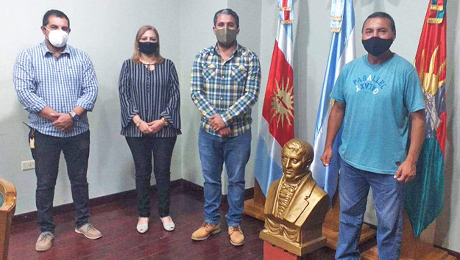 Un empleado municipal realizoacute un busto de Belgrano y lo donoacute a Friacuteas