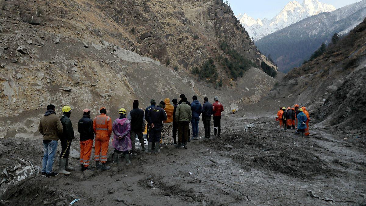 Ya son maacutes de 50 los muertos tras desprenderse un glaciar en India