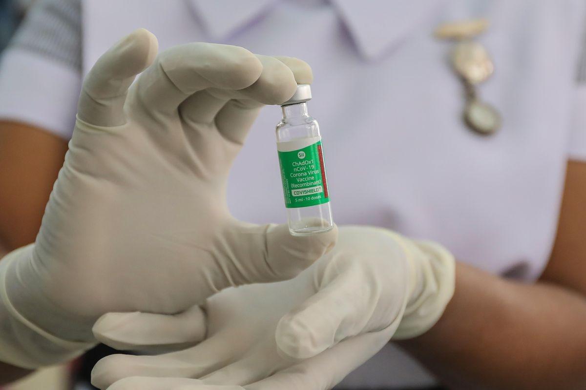 Aprueban el uso de emergencia de dos versiones de la vacuna antiCovid-19 de AstraZeneca