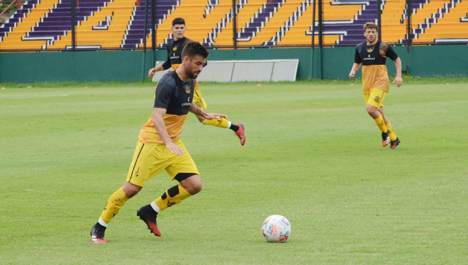 Mitre goleoacute a la Reserva de Estudiantes de La Plata